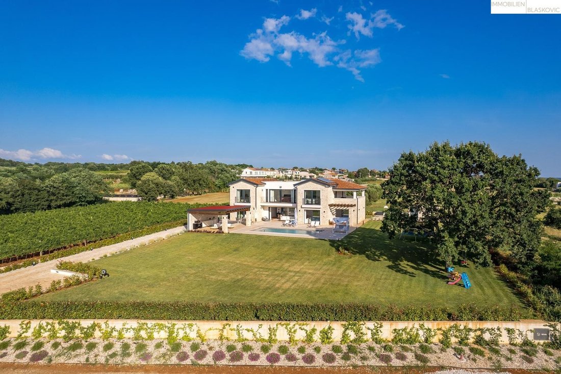 Villa in Musalez, Istria County, Croatia 2 - 17669028