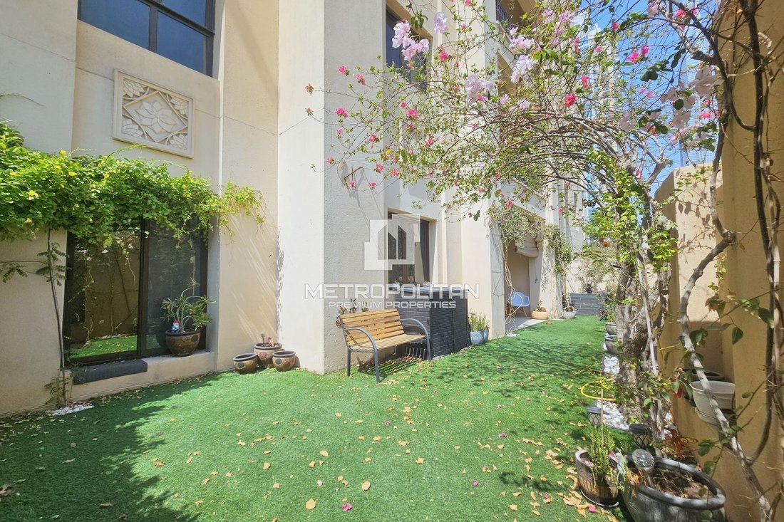 Apartment in Downtown Dubai, Dubai, United Arab Emirates 1 - 15659668