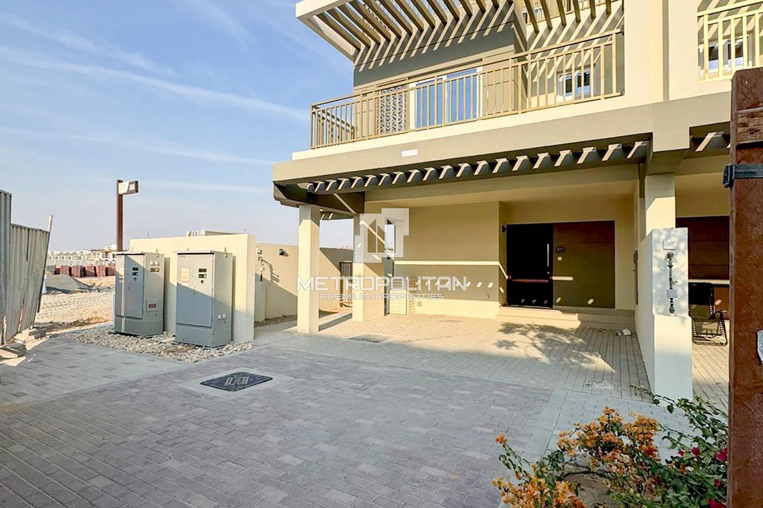 Townhouse in Damac Hills 2, Dubai, United Arab Emirates 1 - 17669606