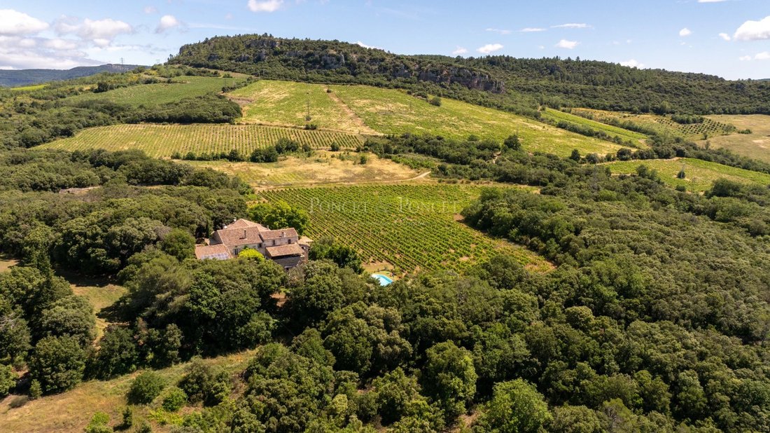 Villa in Centre Ville, Clermont-l'Hérault, France 4 - 15174329