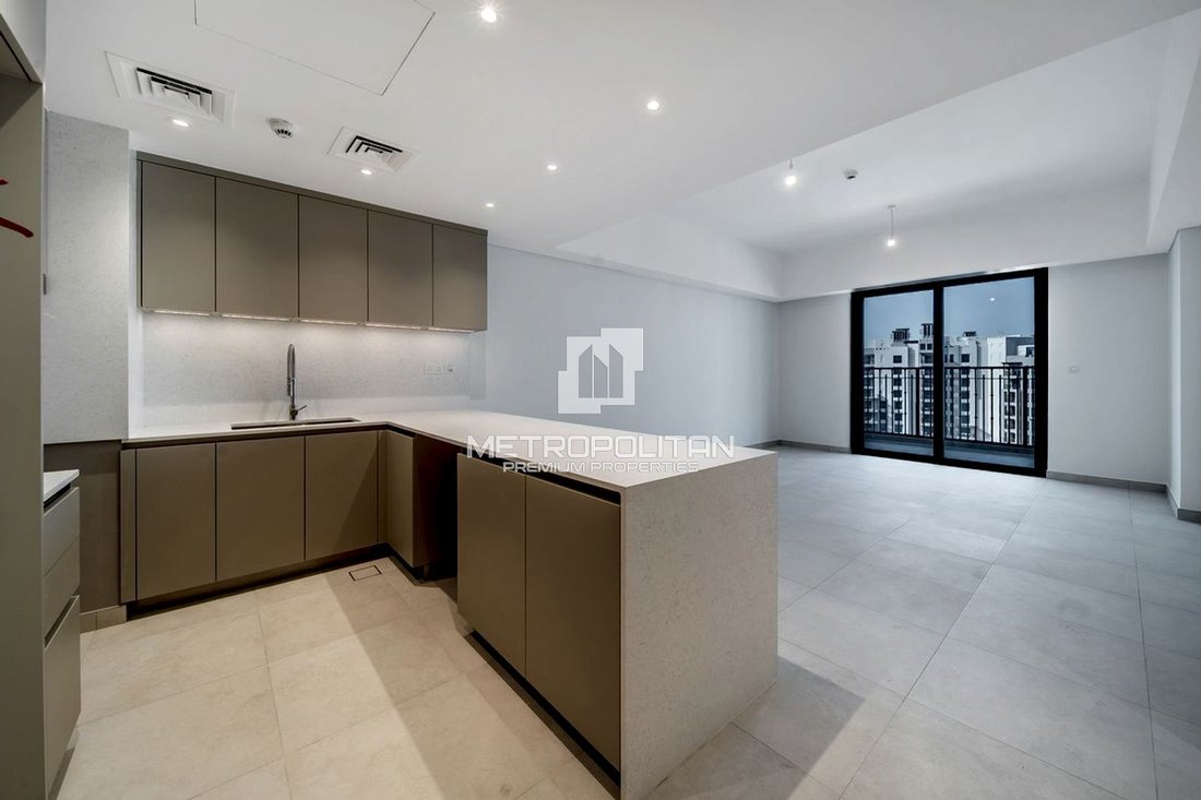 Apartment in Umm Suqeim, Dubai, United Arab Emirates 1 - 15589659