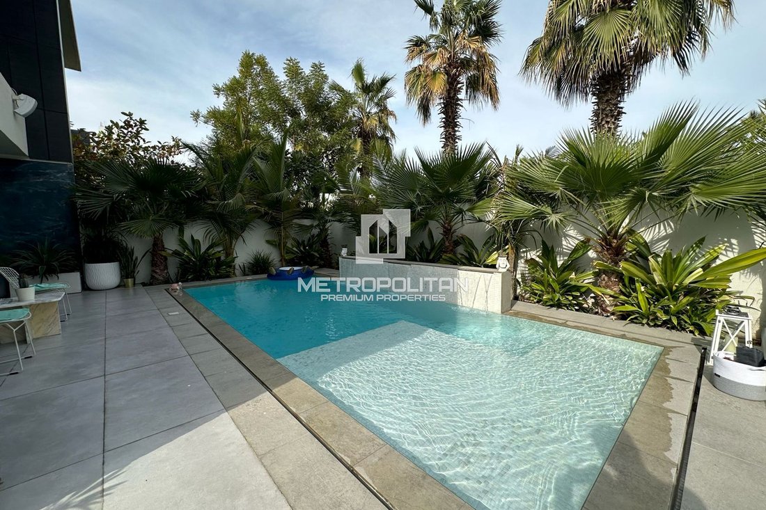 Villa in Damac Hills, Dubai, United Arab Emirates 1 - 15444493