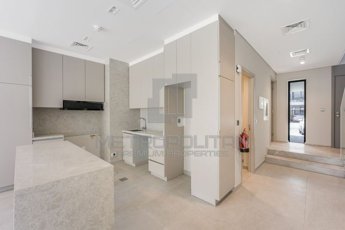 Townhouse in Nad Al Sheba 1, Nad Al Sheba, Dubai 2 - 15456929