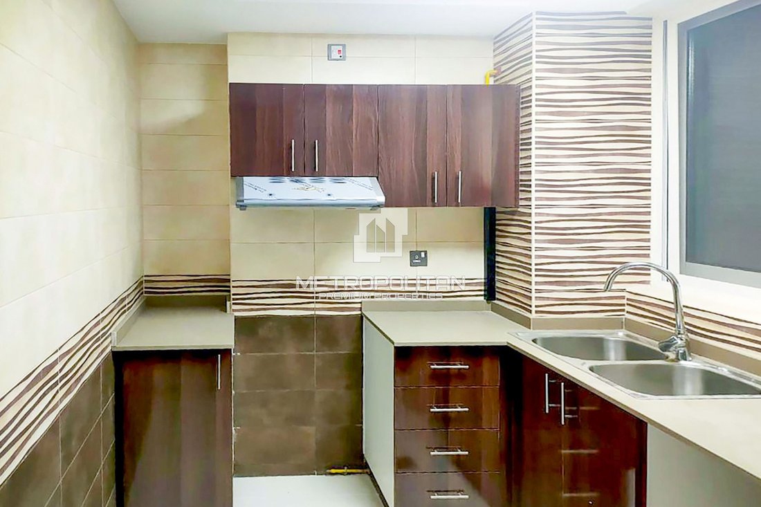 Apartment in Nadd Hessa, Dubai, United Arab Emirates 2 - 17669627
