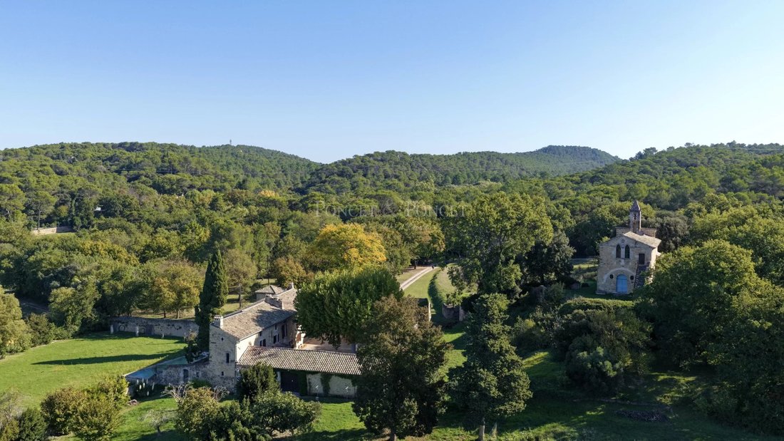 Villa in Lamotte-du-Rhone, Provence-Alpes-Côte d'Azur, France 1 - 16828515