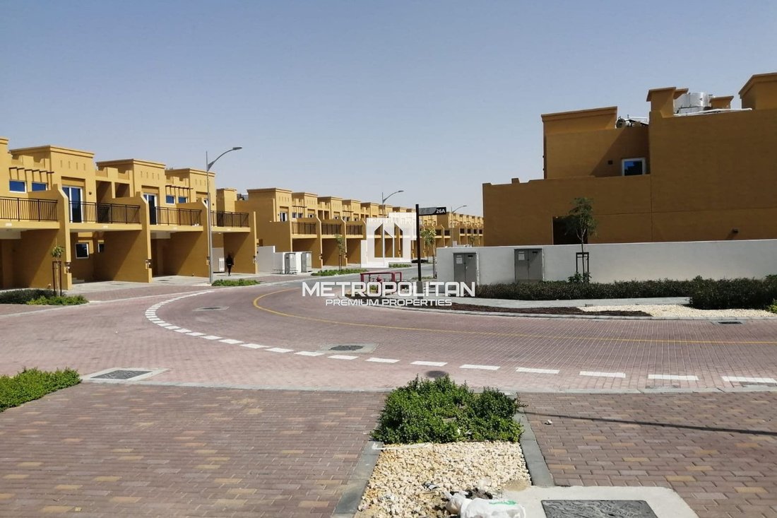 Townhouse in Damac Hills 2, Dubai, United Arab Emirates 5 - 17469871