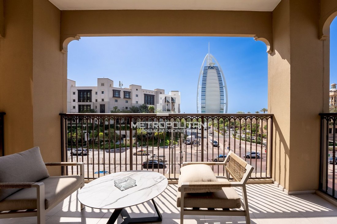 Apartment in Umm Suqeim, Dubai, United Arab Emirates 1 - 15684808