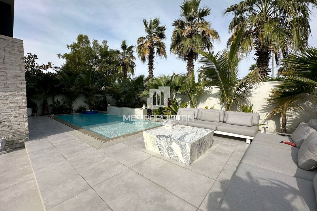 Villa in Damac Hills, Dubai, United Arab Emirates 3 - 15444493