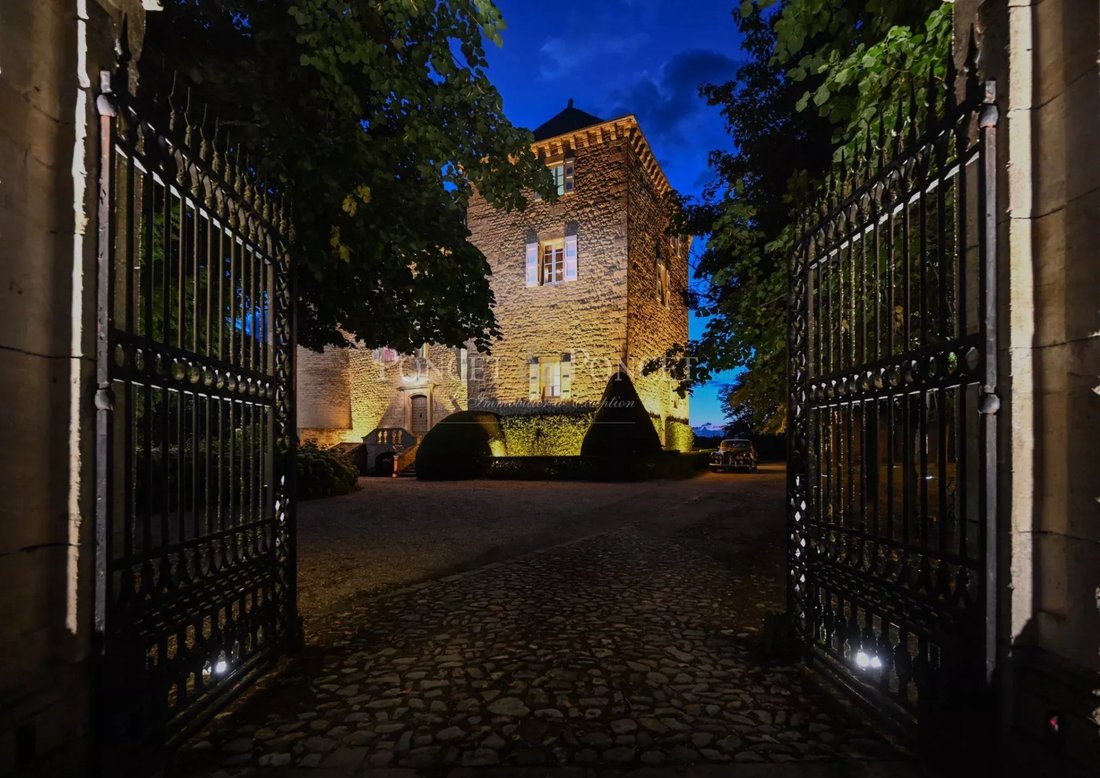 Chateau in Centre Ancien, Rodez, France 2 - 15598638
