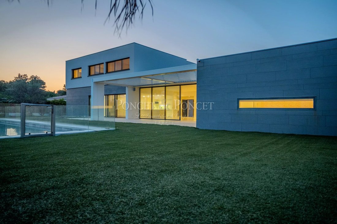 Villa in Castelnau-le-Lez, Occitania, France 1 - 16391107