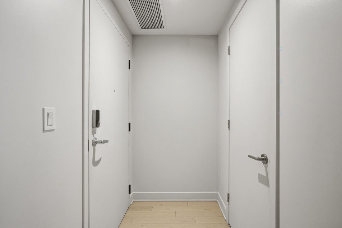 Condo in Brossard, Quebec, Canada 4 - 17668980