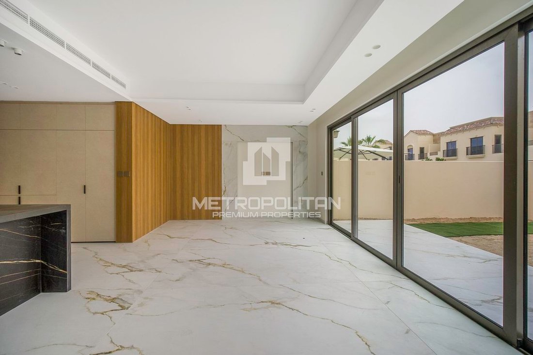Townhouse in Jumeirah Golf Estates, Dubai, United Arab Emirates 2 - 14892880
