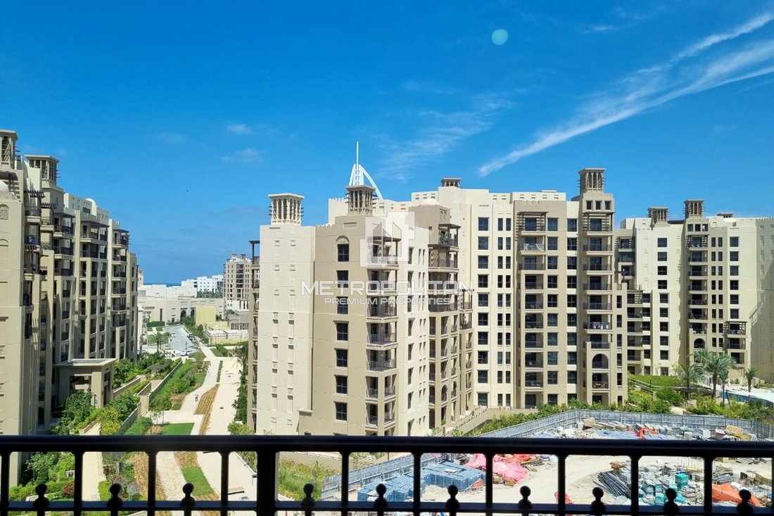 Apartment in Umm Suqeim, Dubai, United Arab Emirates 1 - 17669650