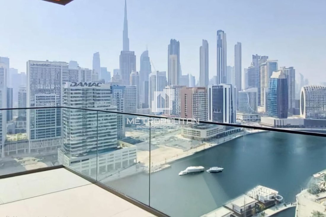 Apartment in Business Bay, Dubai, United Arab Emirates 1 - 15769551