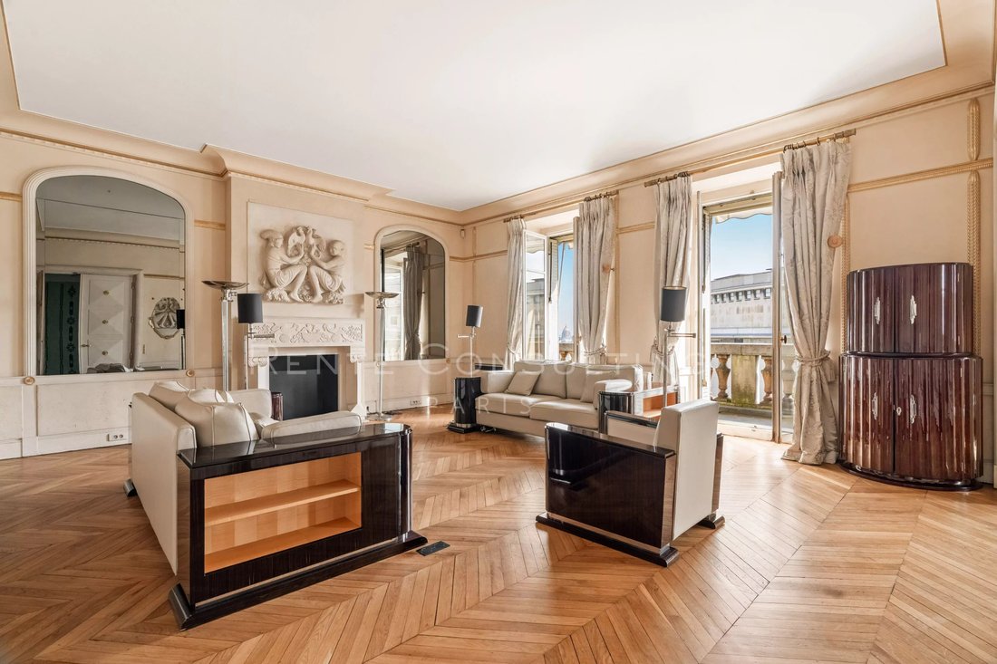 Apartment in Chaillot, Paris 16e Arrondissement, Paris 1 - 17668896