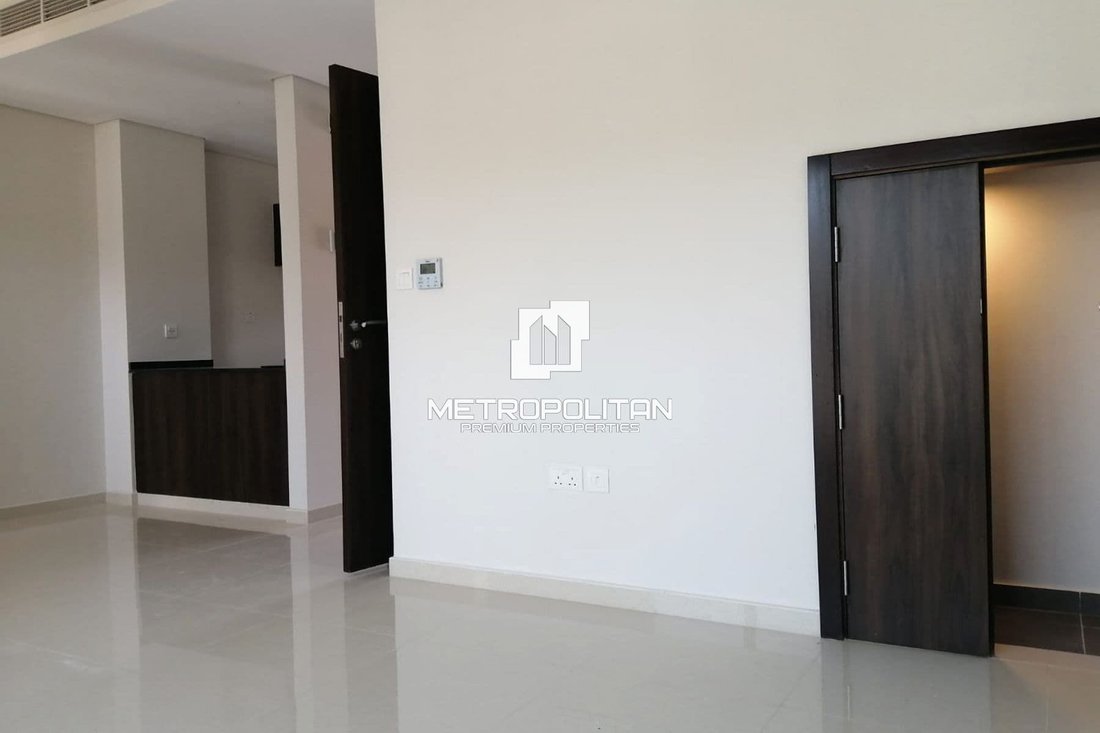 Townhouse in Damac Hills 2, Dubai, United Arab Emirates 4 - 17469871