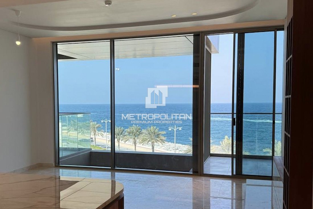 Apartment in Palm Jumeirah, Dubai, United Arab Emirates 1 - 15042172