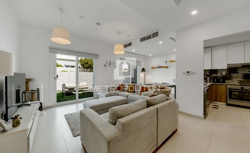 Townhouse in Wadi Al Safa 5, Wadi Al Safa, Dubai 1
