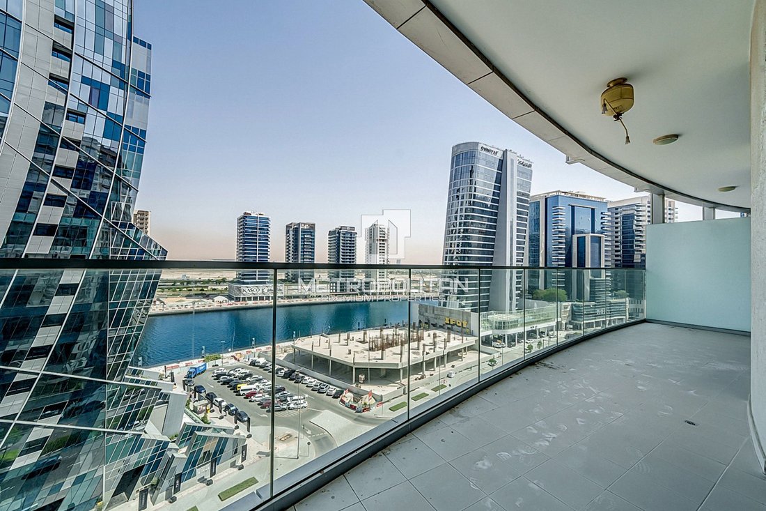 Apartment in Business Bay, Dubai, United Arab Emirates 1 - 15689437