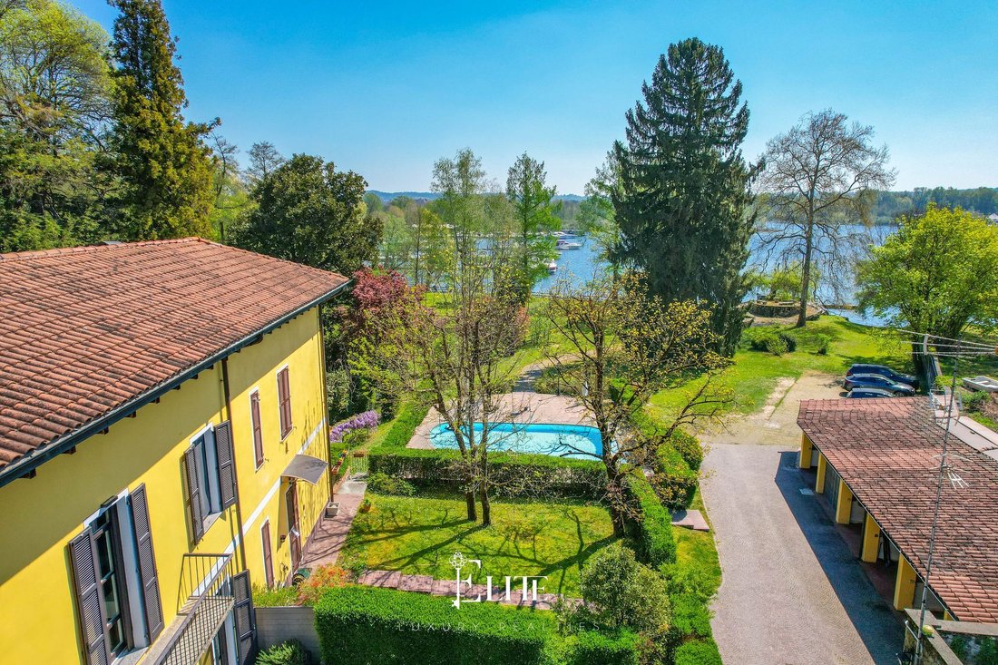 Villa in Sesto Calende, Lombardy, Italy 1 - 17668987