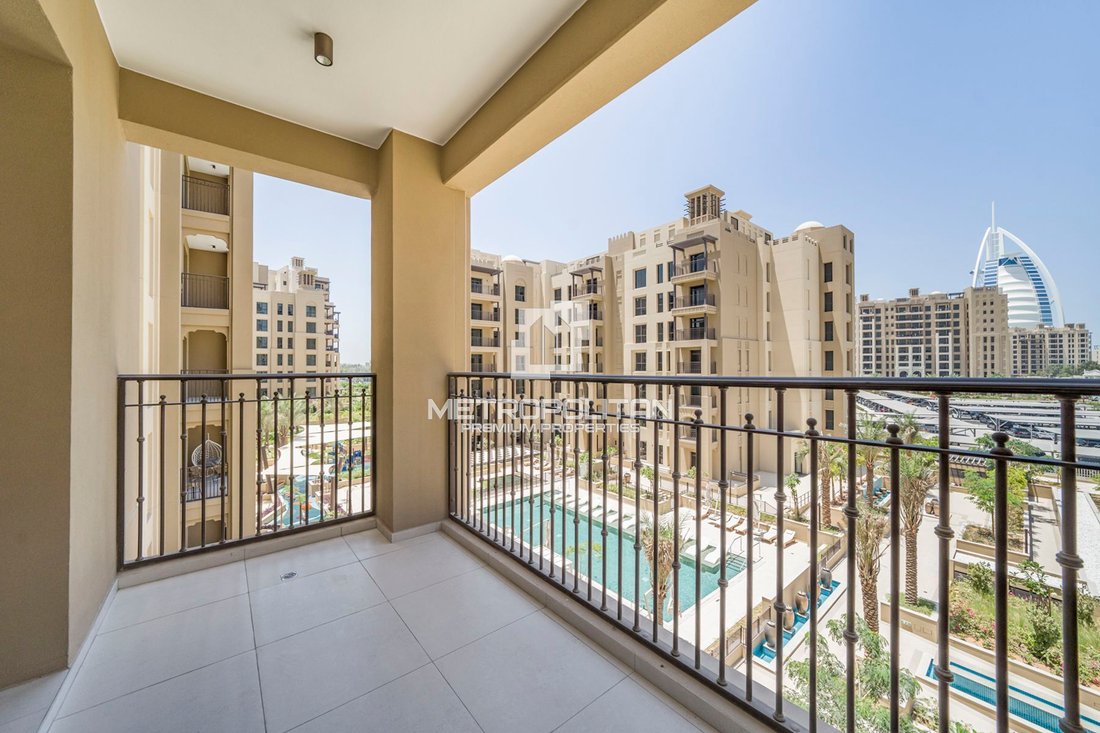 Apartment in Umm Suqeim, Dubai, United Arab Emirates 1 - 15551477