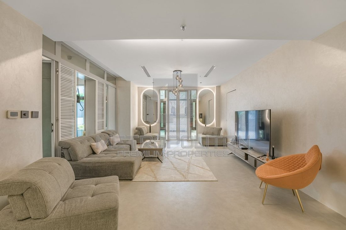 Apartment in Burj Khalifa Lake, Downtown Dubai, Dubai 1 - 16003493