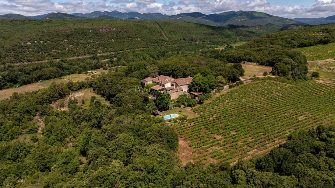 Villa in Centre Ville, Clermont-l'Hérault, France 1 - 15174329