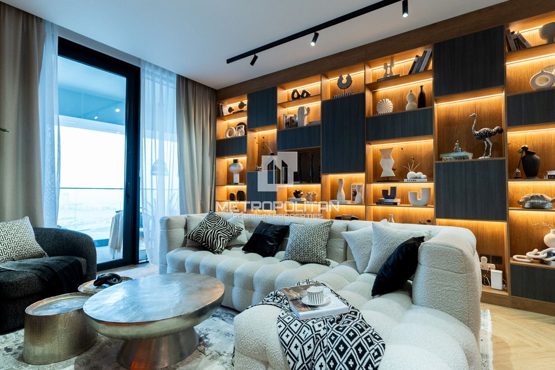 Apartment in Dubai, United Arab Emirates 1 - 15543862