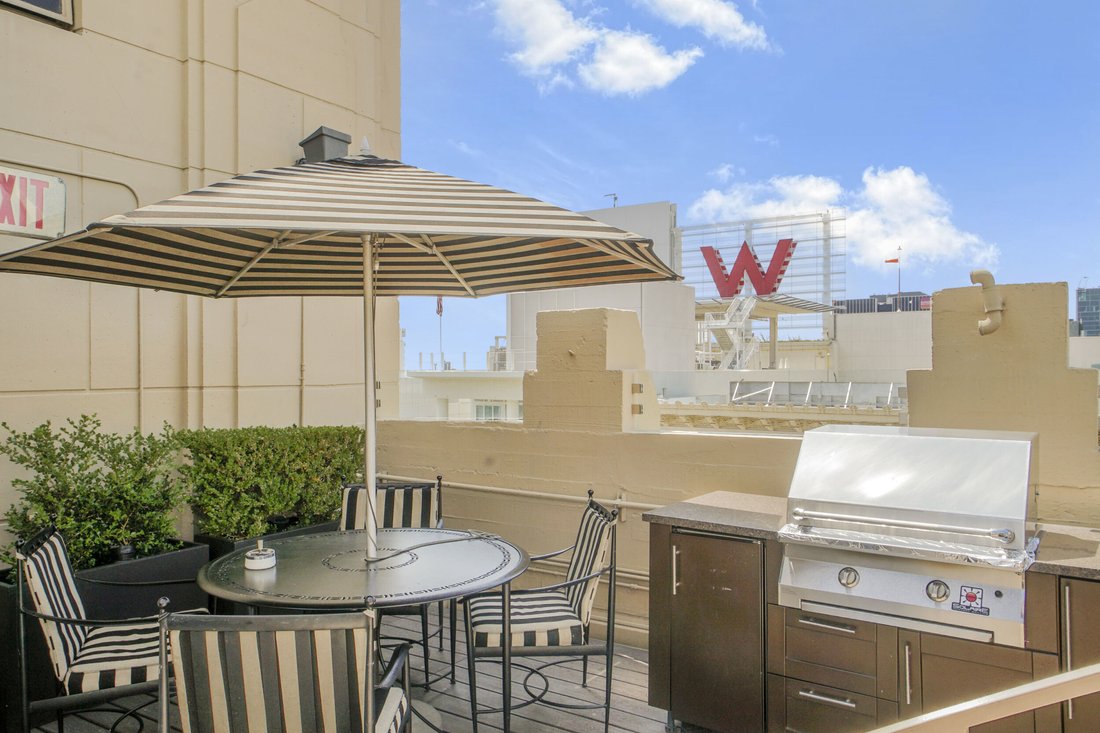 Condo in Los Angeles, California, United States 3 - 17669429