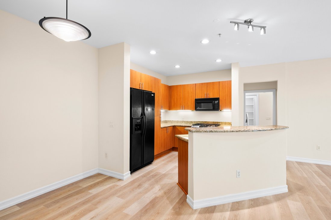 Condo in San Diego, California, United States 5 - 17669405