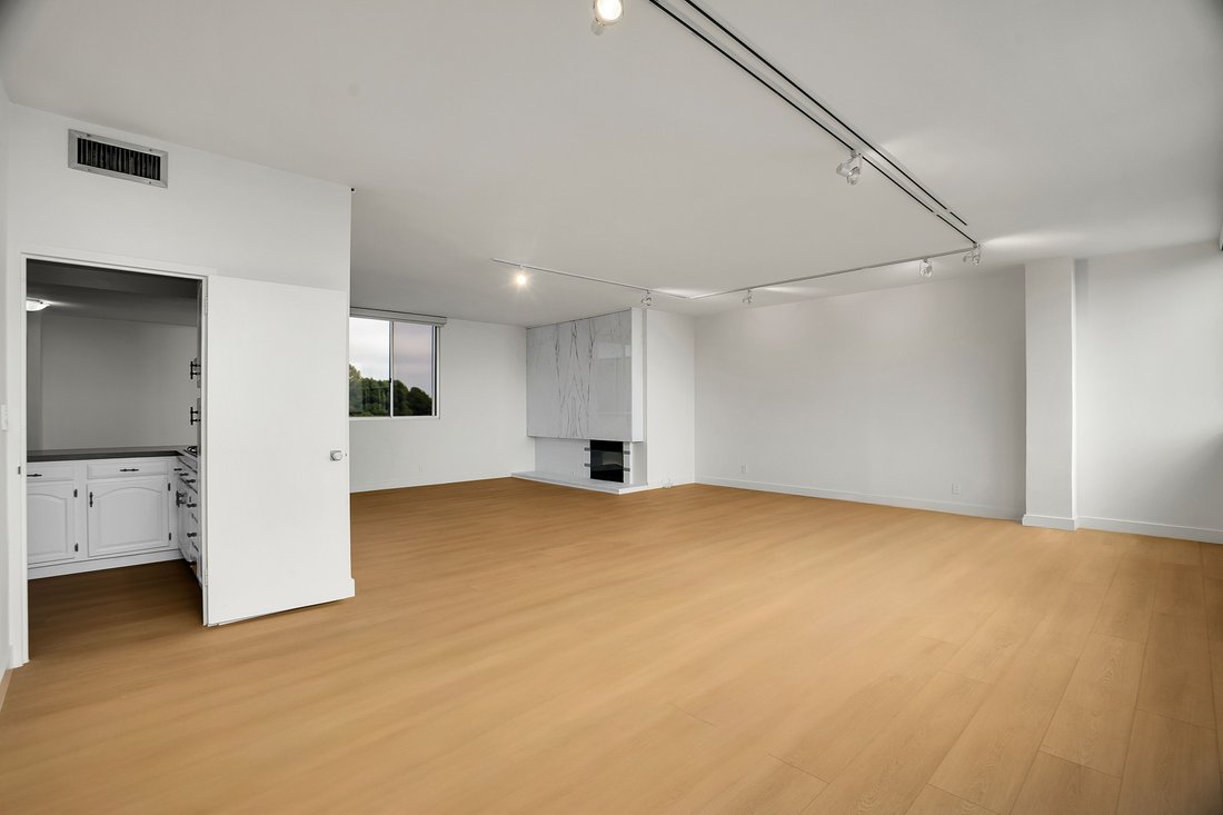 Condo in Los Angeles, California, United States 5 - 17669395