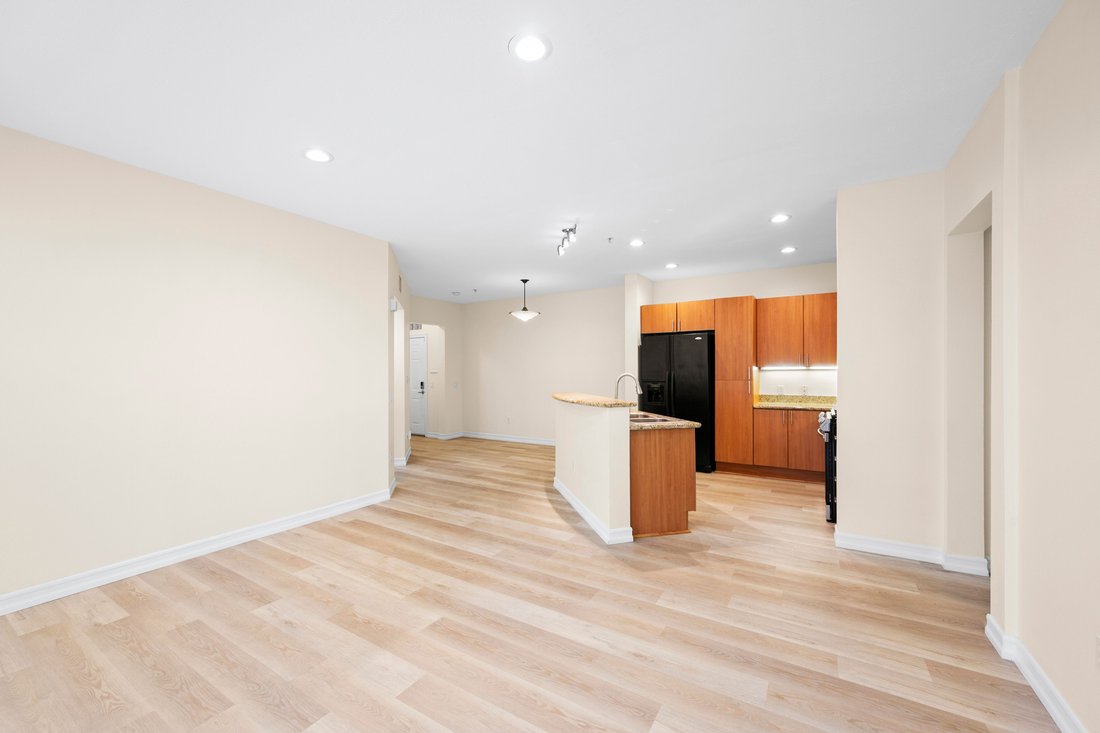 Condo in San Diego, California, United States 3 - 17669405