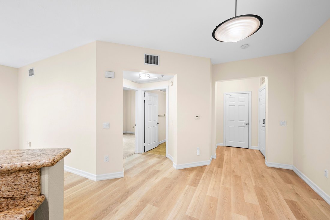 Condo in San Diego, California, United States 2 - 17669405