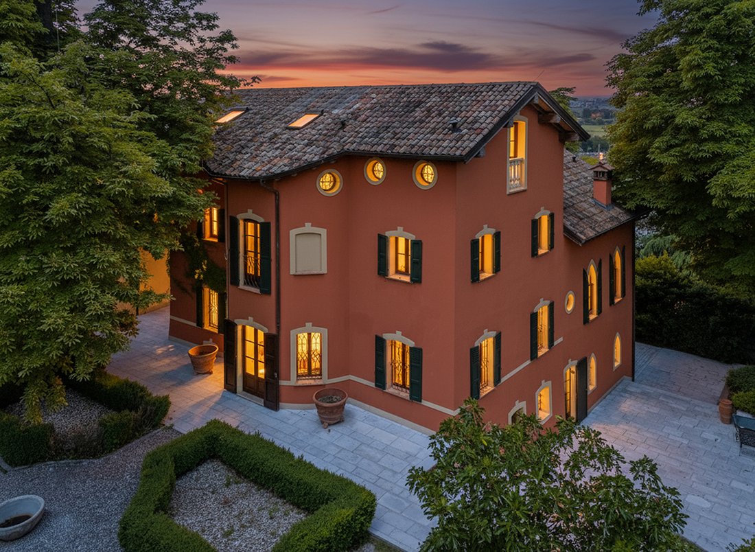 Villa in Quattro Castella, Emilia-Romagna, Italy 3 - 17669609