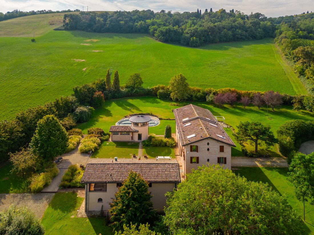 Villa in Quattro Castella, Emilia-Romagna, Italy 2 - 17669622