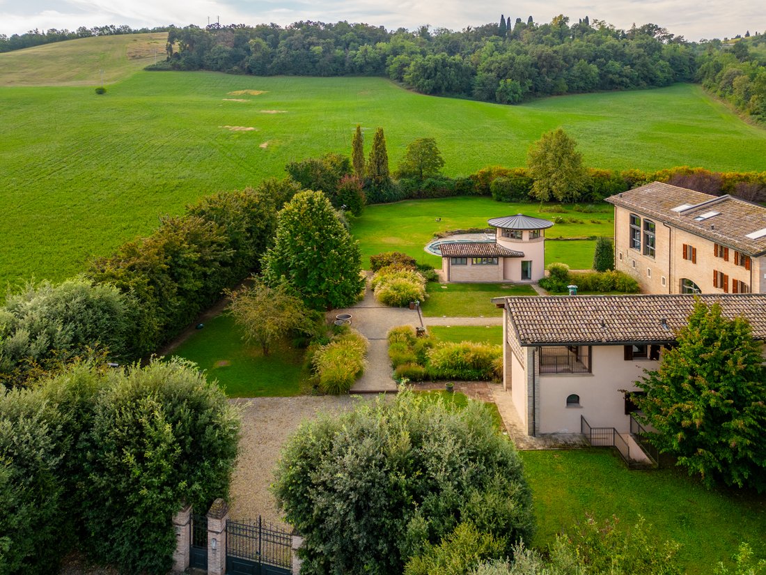 Villa in Quattro Castella, Emilia-Romagna, Italy 4 - 17669622