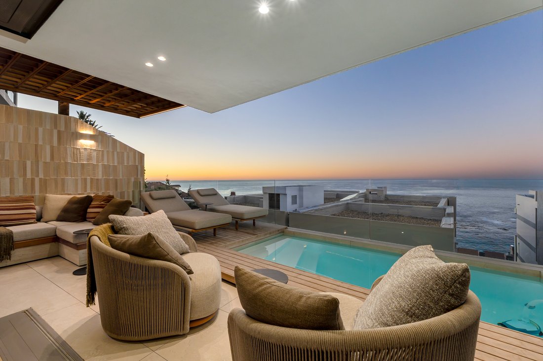Apartment in Bantry Bay, Atlantic Seaboard, Cape Town 5 - 17671804