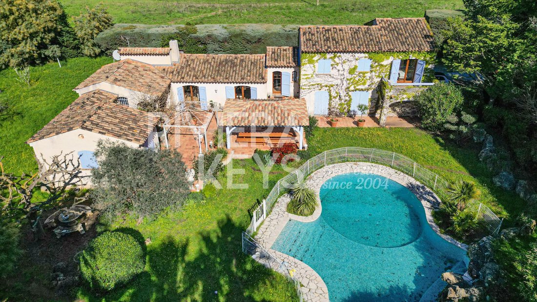Estate in Exterieurs, Frejus, France 1 - 17451262