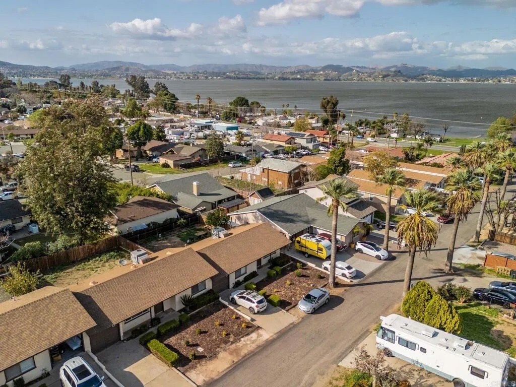 Condo in Lake Elsinore, California, United States 4 - 17673549
