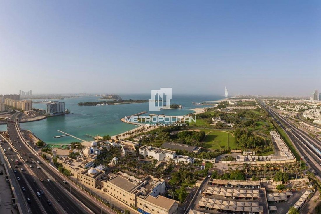 Apartment in Palm Jumeirah, Dubai, United Arab Emirates 1 - 15584133
