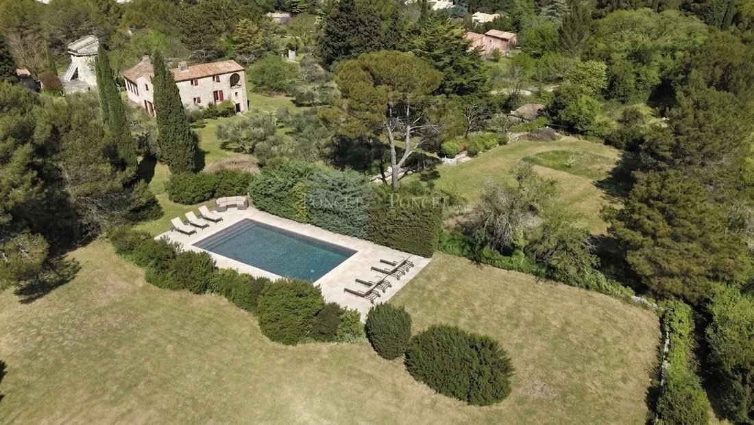 Estate in Uzès, Occitania, France 3 - 17671182