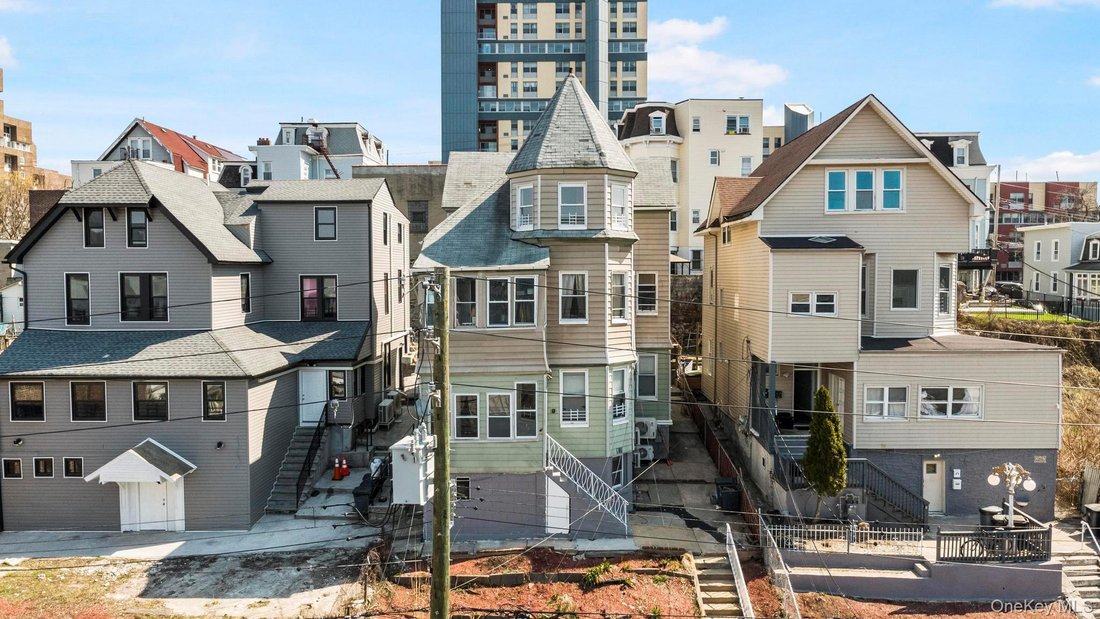 House in Yonkers, New York, United States 1 - 17672400