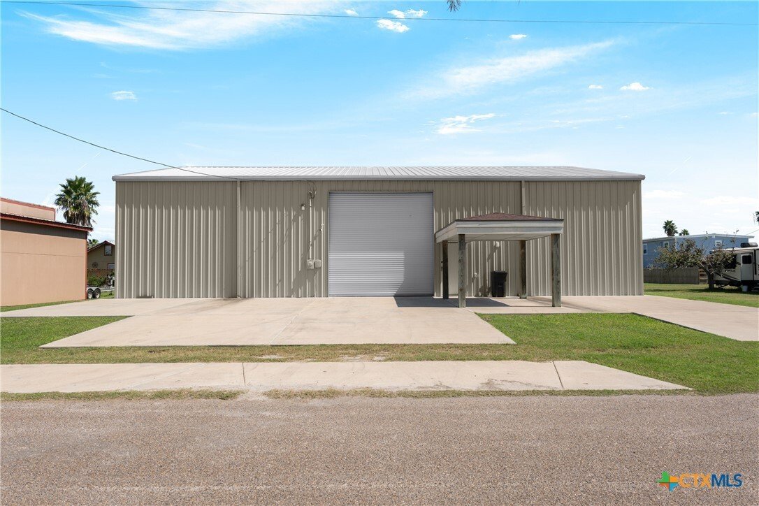 House in Port Mansfield, Texas, United States 2 - 17673280