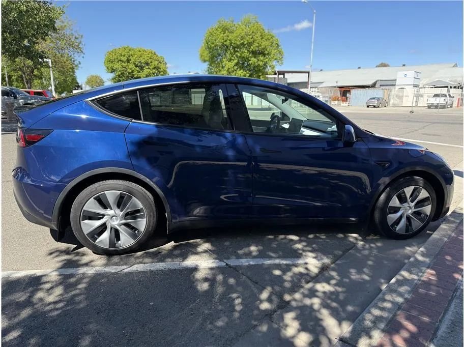 Suv in Newman, CA, United States 4 - 17674763