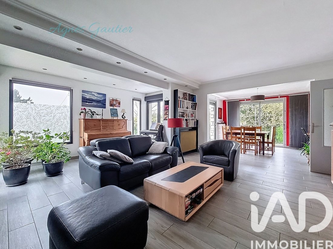 House in Sucy-en-Brie, Ile-de-France, France 1 - 17672140