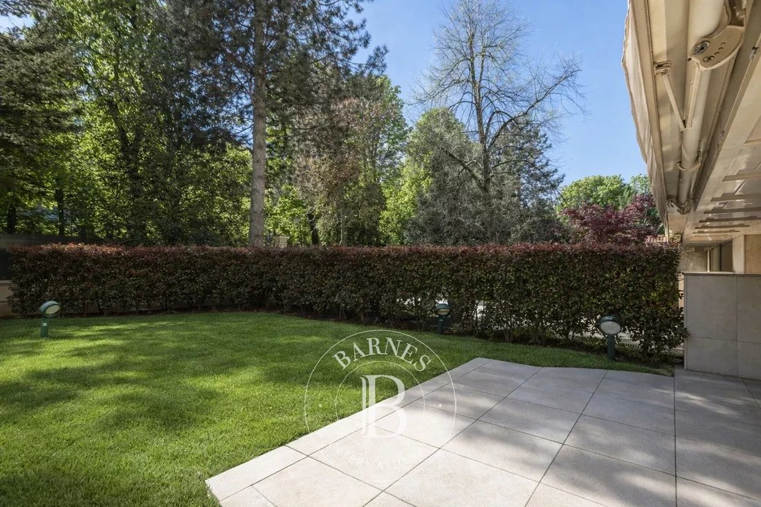 Apartment in La Plaine des Sablons, Neuilly-sur-Seine, France 1 - 17629753