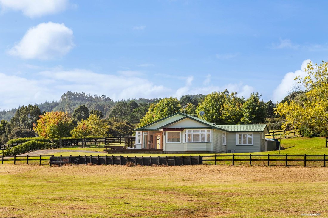 House in Whitford, Auckland, New Zealand 1 - 17675539