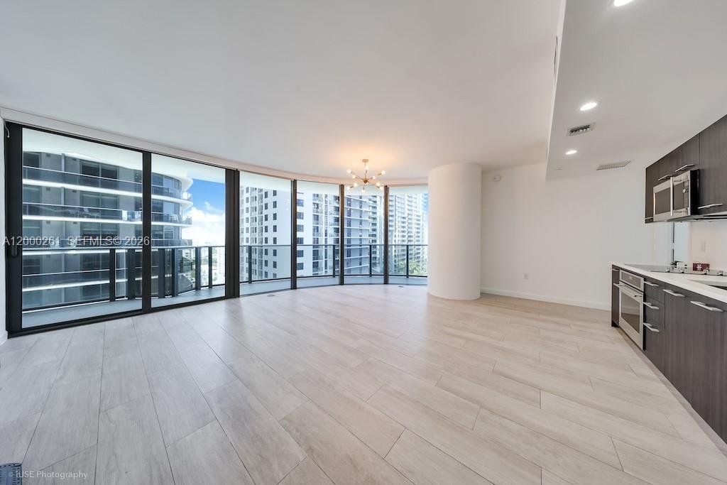 Condo in Miami, Florida, United States 2 - 17670270