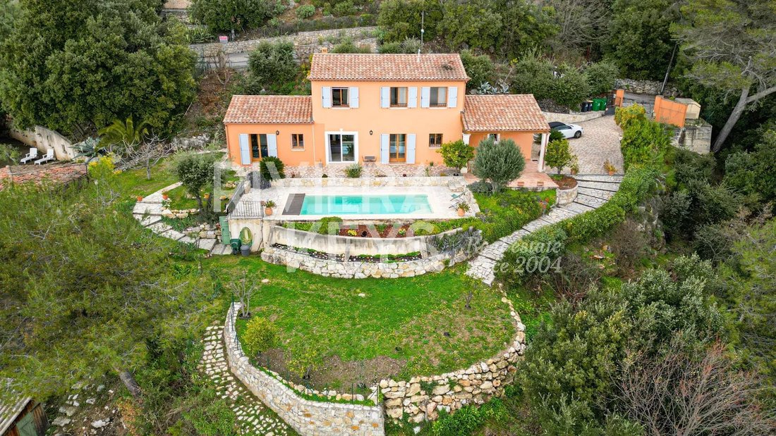 Villa in Tourrettes-sur-Loup, Provence-Alpes-Côte d'Azur, France 2 - 17429741