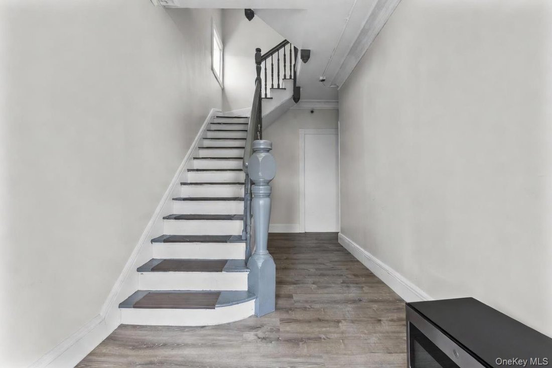 House in Yonkers, New York, United States 4 - 17672400
